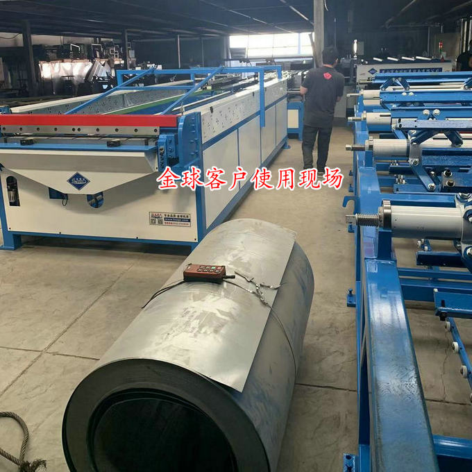 張家港風管超級生產(chǎn)六線使用現(xiàn)場